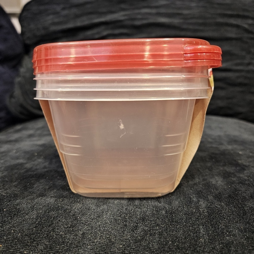 Betty Crocker 3 Pack Storage Containers Easy Seal 2 Cups 16.5 fl oz 488 ml NEW - Picture 3 of 9